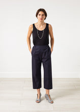画像をギャラリービューアに読み込む, Wide Cropped Trouser in Navy