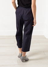 画像をギャラリービューアに読み込む, Wide Cropped Trouser in Navy