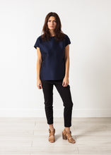 画像をギャラリービューアに読み込む, Tucked Sleeve Blouse in Navy