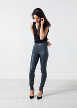 画像をギャラリービューアに読み込む, Elenaso Leather Trouser in Cool Grey