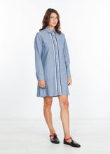 画像をギャラリービューアに読み込む, Chambray Shirtdress in Blue