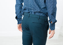 画像をギャラリービューアに読み込む, Diamond Weave Trouser in Sky