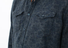画像をギャラリービューアに読み込む, Western Arkansas Button-Up in Dark Hash Floral