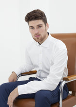 画像をギャラリービューアに読み込む, Dartmouth Shirt in White