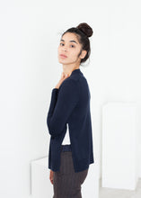 画像をギャラリービューアに読み込む, Square Cardigan in Navy