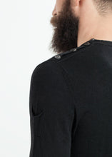 画像をギャラリービューアに読み込む, Button Shoulder Pullover in Black