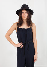 画像をギャラリービューアに読み込む, Sleeveless Jumpsuit in Navy