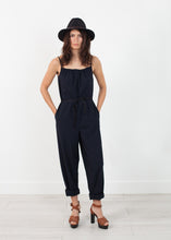 画像をギャラリービューアに読み込む, Sleeveless Jumpsuit in Navy