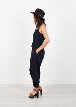 画像をギャラリービューアに読み込む, Sleeveless Jumpsuit in Navy