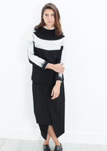 画像をギャラリービューアに読み込む, Contrast Felted Sweater in Black