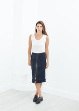 画像をギャラリービューアに読み込む, Contrast Zipper Skirt in Navy