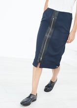 画像をギャラリービューアに読み込む, Contrast Zipper Skirt in Navy
