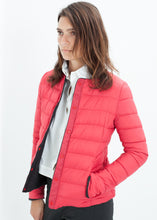 画像をギャラリービューアに読み込む, Camelia Reversible Jacket in Black/Red