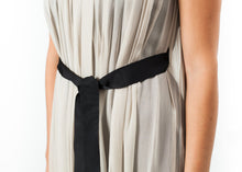画像をギャラリービューアに読み込む, Chiffon Cape Back Dress in Sand