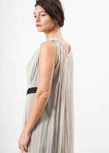 画像をギャラリービューアに読み込む, Chiffon Cape Back Dress in Sand
