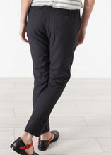 画像をギャラリービューアに読み込む, Eda Pants in Black
