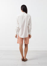 画像をギャラリービューアに読み込む, Classic Button Down