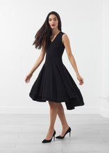 画像をギャラリービューアに読み込む, V-Neck Dress