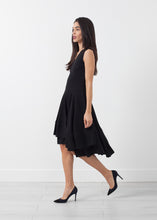 画像をギャラリービューアに読み込む, V-Neck Dress
