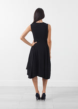 画像をギャラリービューアに読み込む, V-Neck Dress