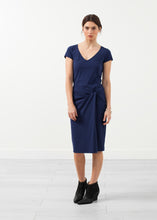 画像をギャラリービューアに読み込む, V-Neck Twist Dress