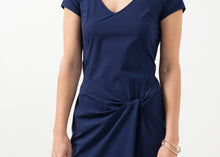 画像をギャラリービューアに読み込む, V-Neck Twist Dress