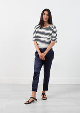 画像をギャラリービューアに読み込む, Sleeve Top in Navy Stripe