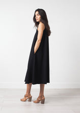 画像をギャラリービューアに読み込む, Sleeveless Flow Dress