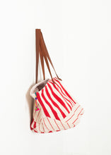 画像をギャラリービューアに読み込む, Woven Oversized Tote in Red Stripe