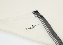 画像をギャラリービューアに読み込む, Edged Wool Scarf in Off White
